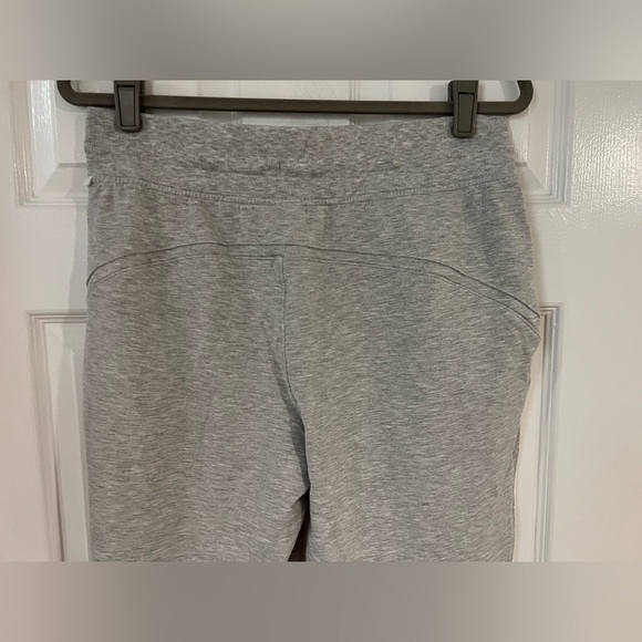 Lululemon Warm Down Jogger II Heathered Core Medium Grey size 12 worn once EUC - Picture 7 of 11